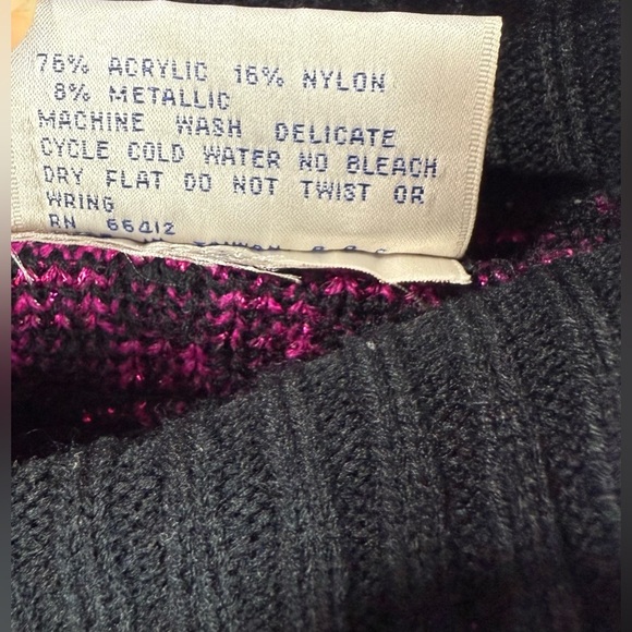 Midnight Blues vintage women’s magenta & black shimmer Aztec checkered sweater L - Picture 3 of 7